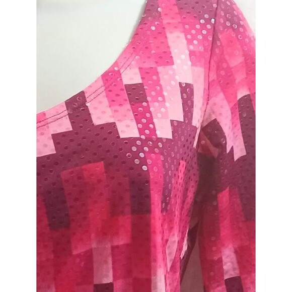 One Shoulder Barbiecore Sparkly Geometric Crop Top - Picture 6 of 7